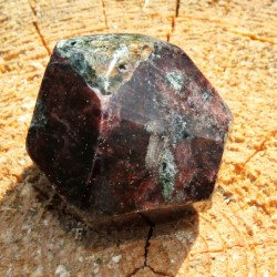 Image of Granát - almandin krystal