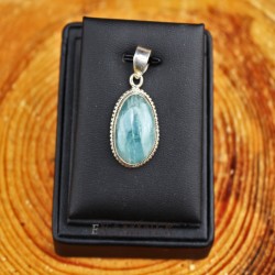 Př&iacute;vě&scaron;ek s akvamar&iacute;nem