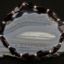 Image of Náramek z granátu s perlami