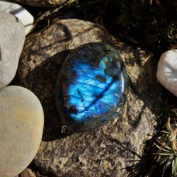 Brou&scaron;en&yacute; labradorit